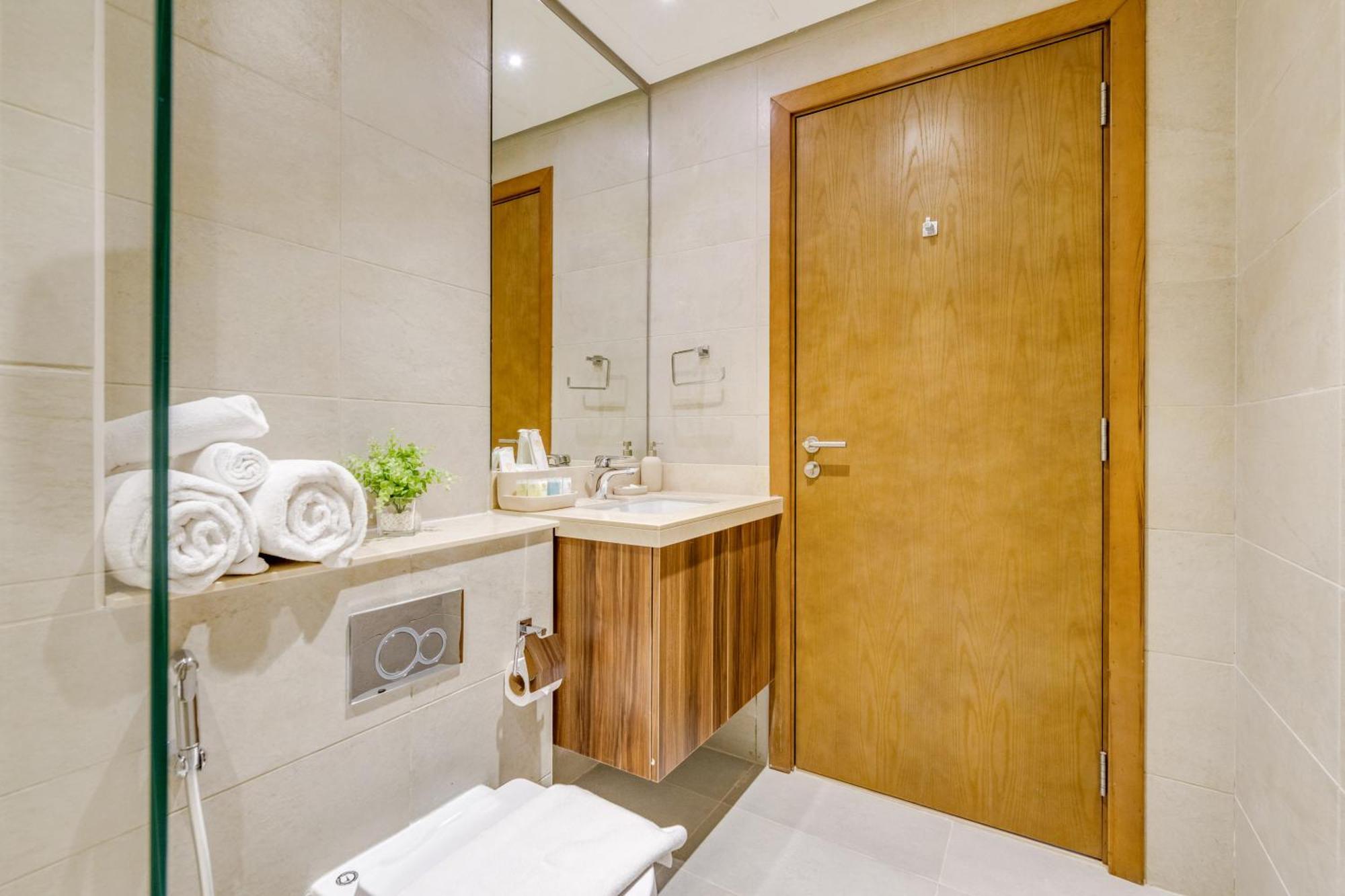 Luxury Azizi Mina Beachfront