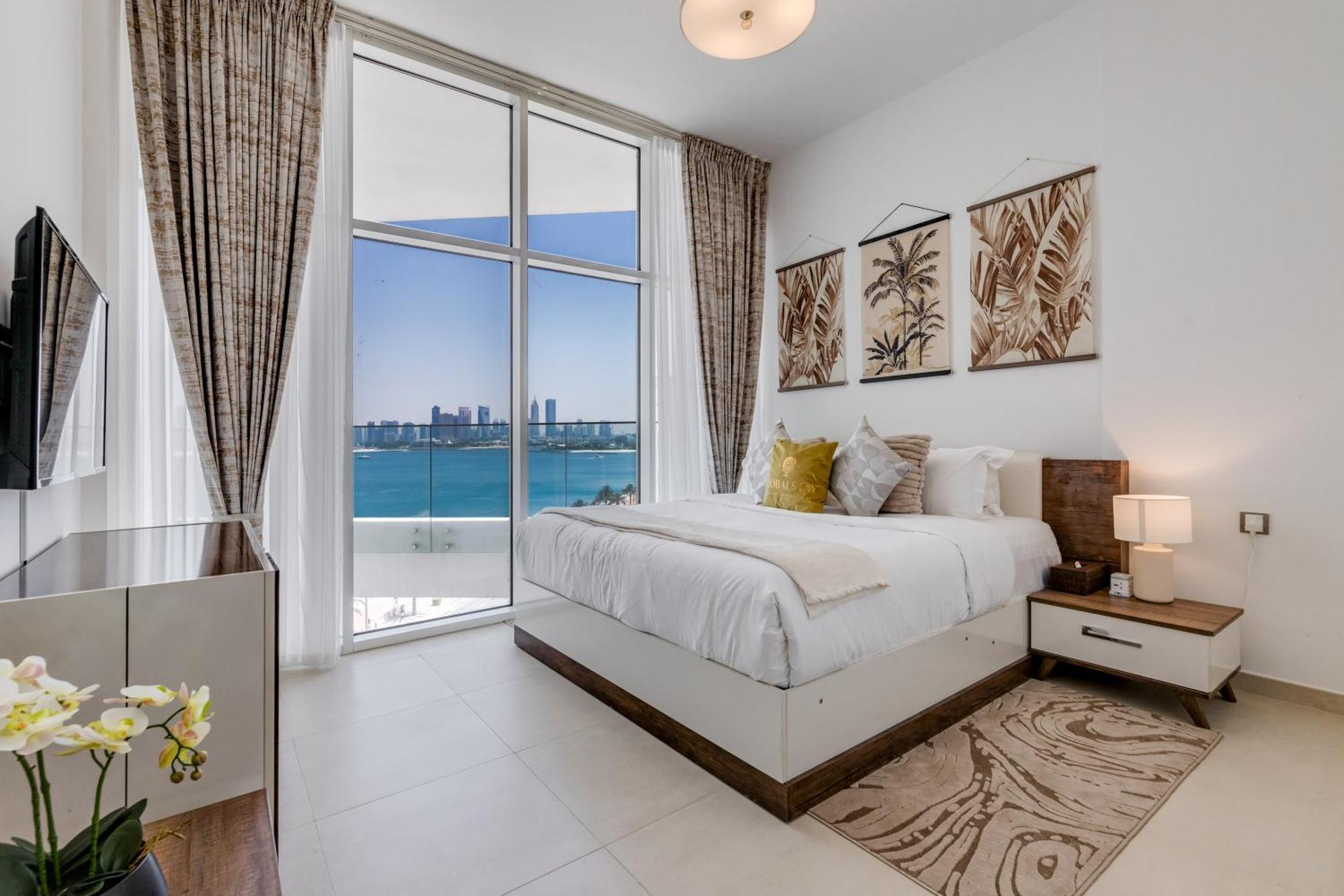 Luxury Azizi Mina Beachfront Apartment *