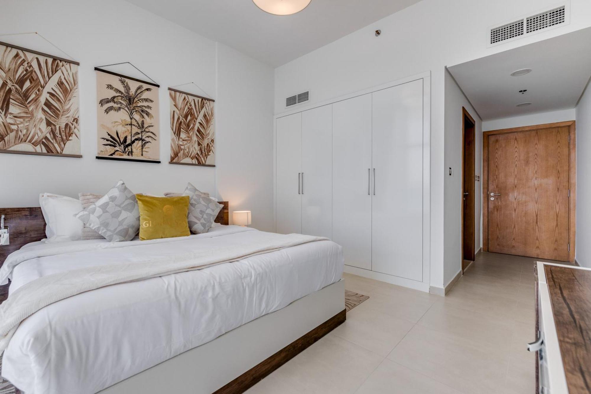 Luxury Azizi Mina Beachfront Dubai
