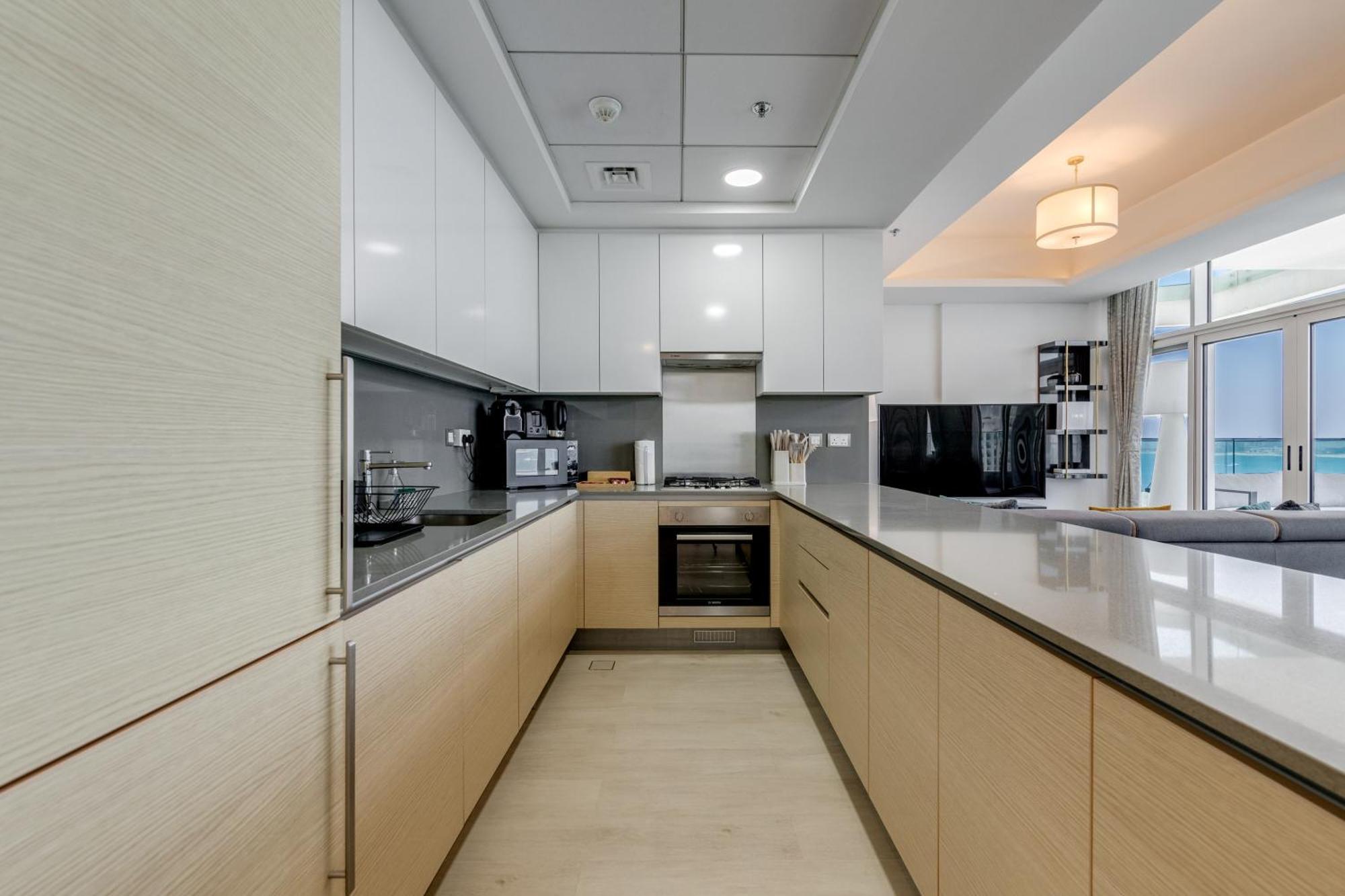 Luxury Azizi Mina Beachfront *