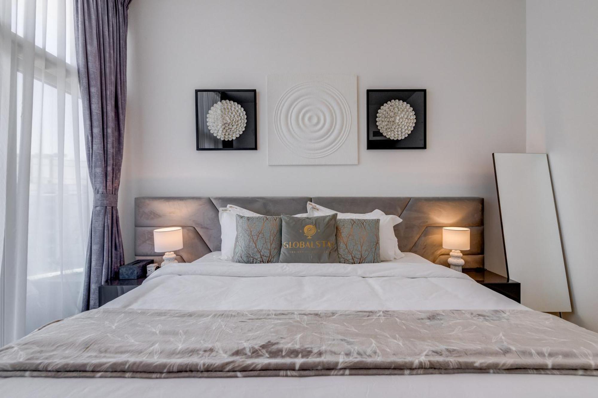 Luxury Azizi Mina Beachfront *