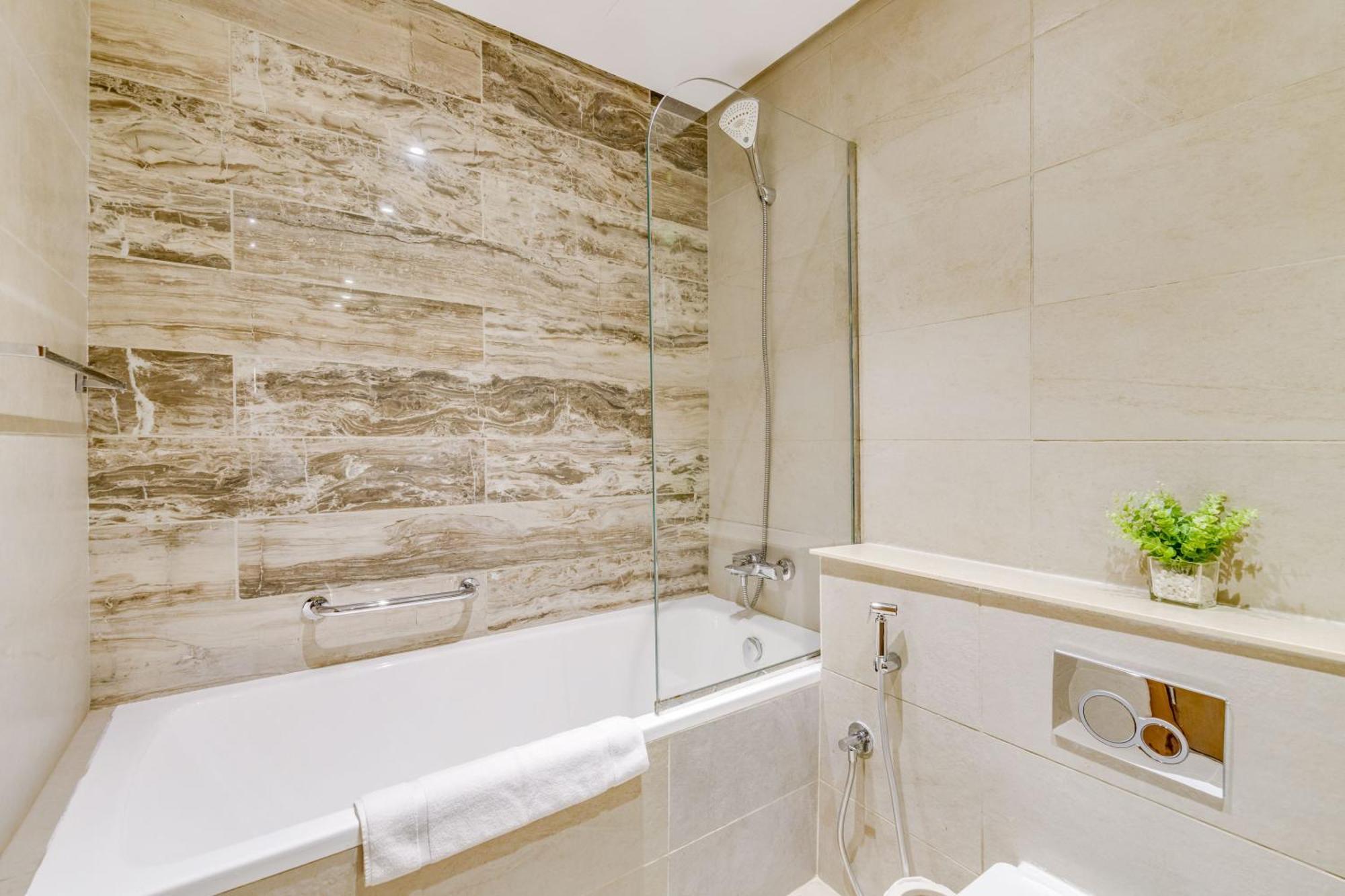 Luxury Azizi Mina Beachfront Apartment *