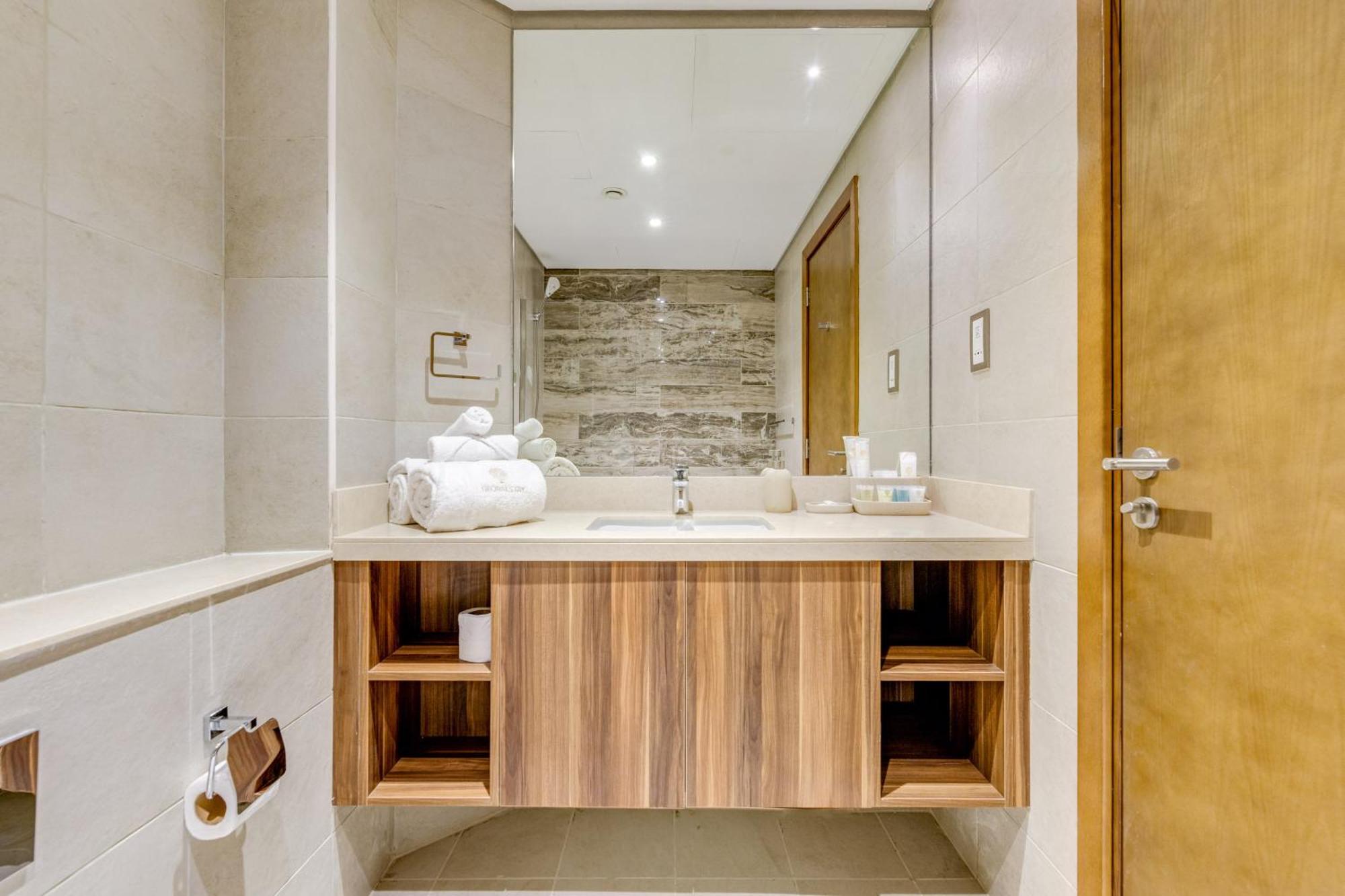 Luxury Azizi Mina Beachfront *