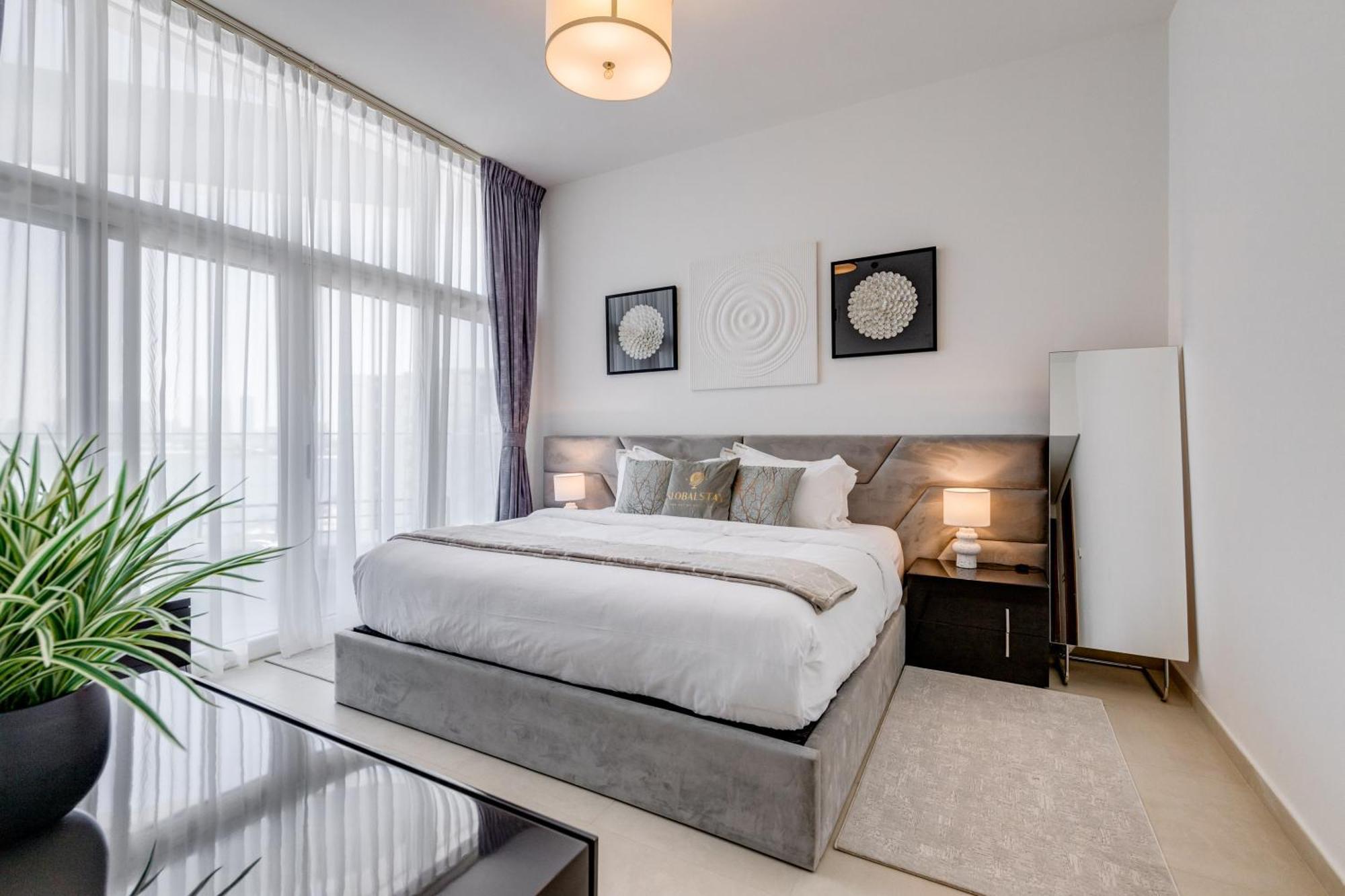 Apartment Luxury Azizi Mina Beachfront